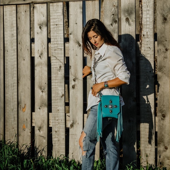 Meet your Posher, Paige - Picture 3 of 3